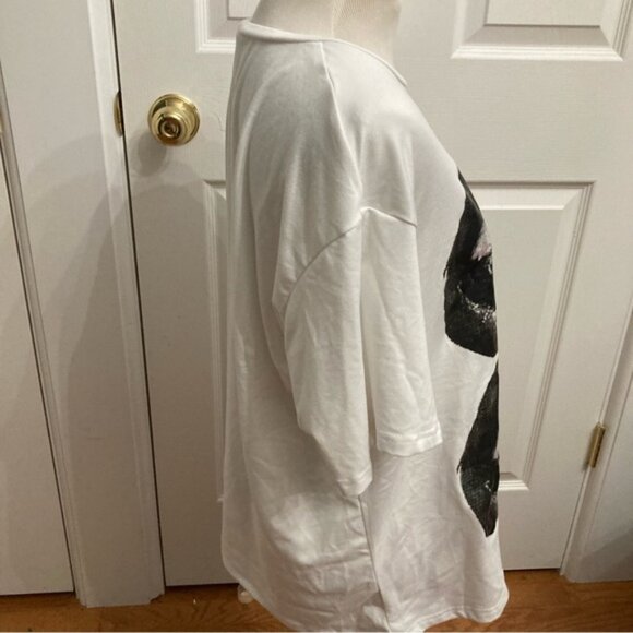 SALE! Lips graphic SHEIN tshirt - Picture 3 of 4